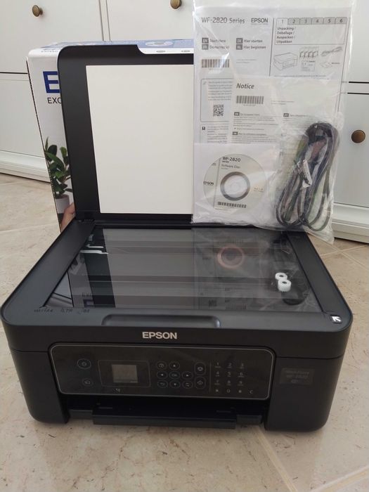 Impressora Multifunções Epson WF-2820DWF como nova e 5 tinteiros novos