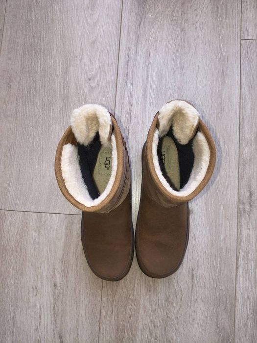 Жіночі зимові чоботи UGG