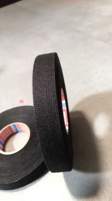 Taśma TESA 51608 sz15mm 25m izolacyjna parciana z meszkiem materiałowa