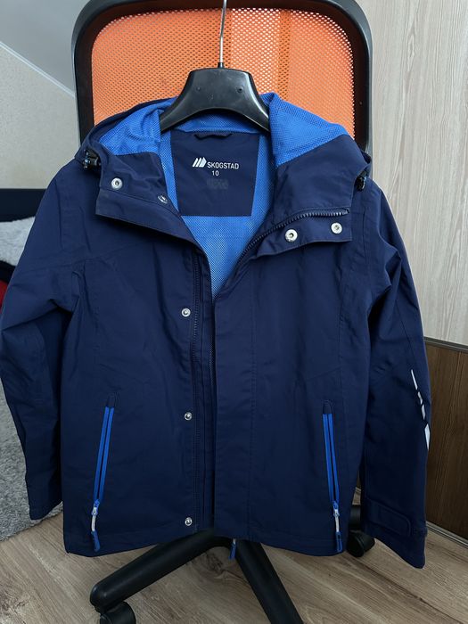 Куртка ,вітрівка 140-146