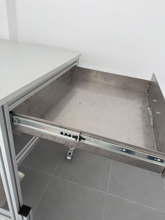 Bancada Técnica Industrial em Perfil Bosch com Gaveta Inox
