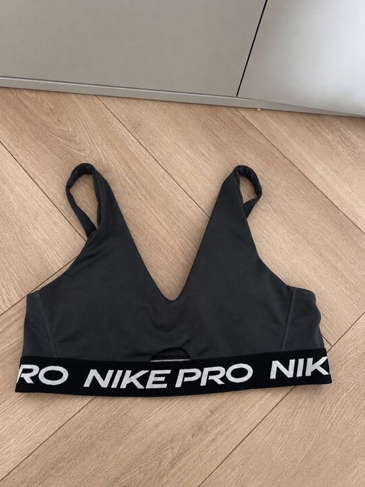 спортивний топ Nike pro new collection s