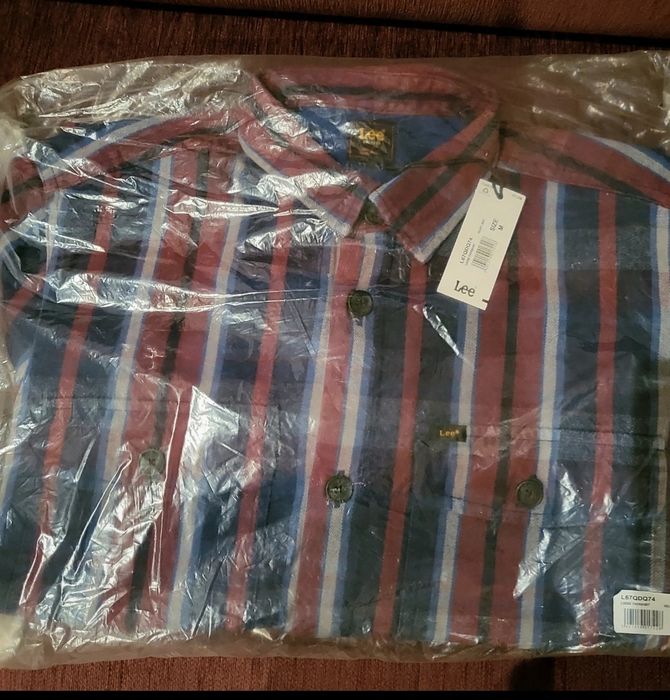 Sobre -Camisa grungel LEE. M