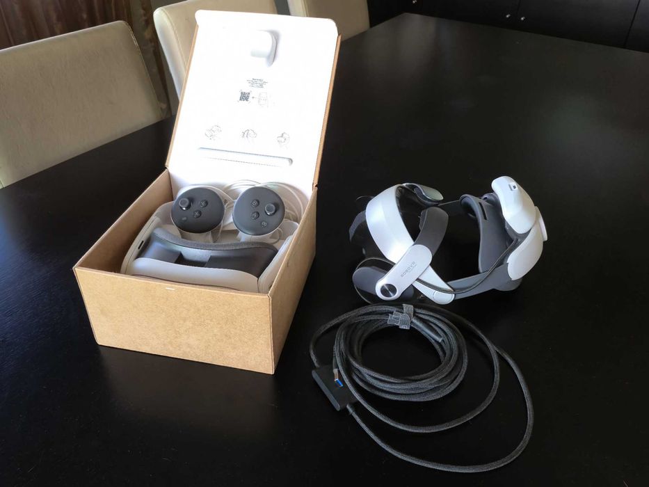 Meta Quest 3 (128 GB) + BOBOVR M3 Pro c/ Bateria + Acessórios
