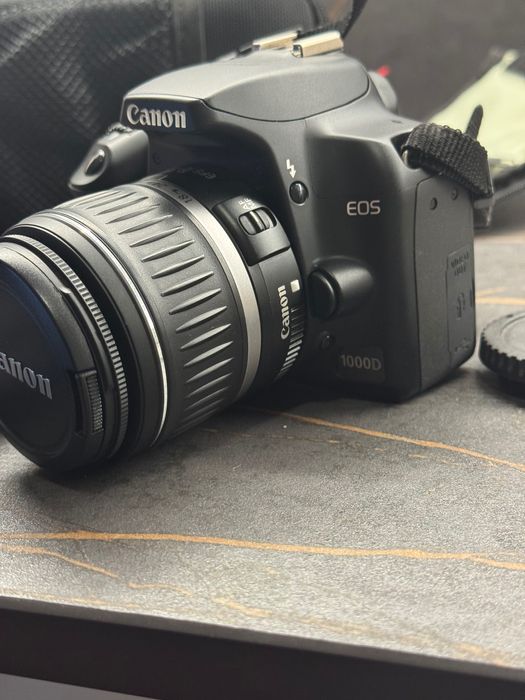 Câmara Canon 1000D
