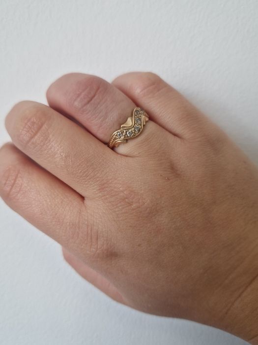 Złoty pierścionek z cyrkoniami 14k