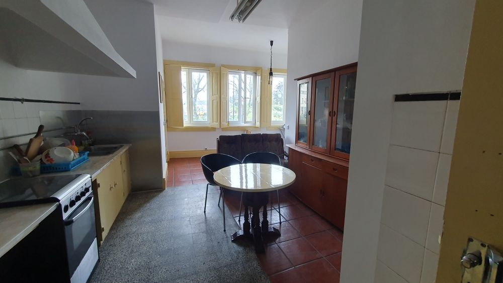 Alugo quarto em t 2