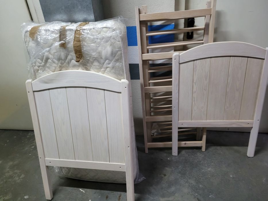 Cama criança com colchão