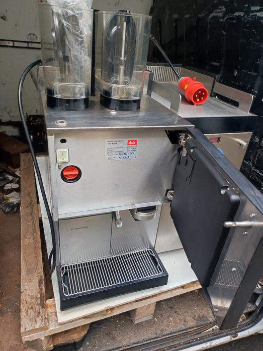 Ekspres ciśnieniowy Melitta w komplecie z lodówką