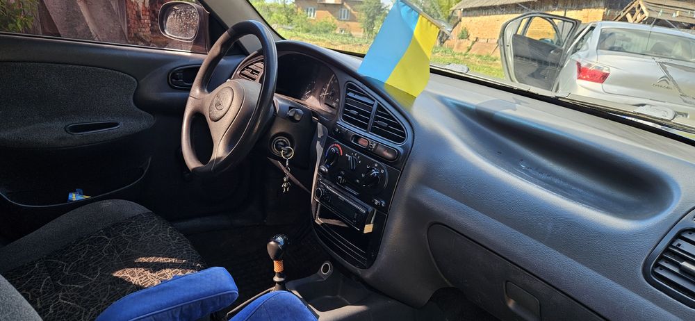 Daewoo LANOS 2005