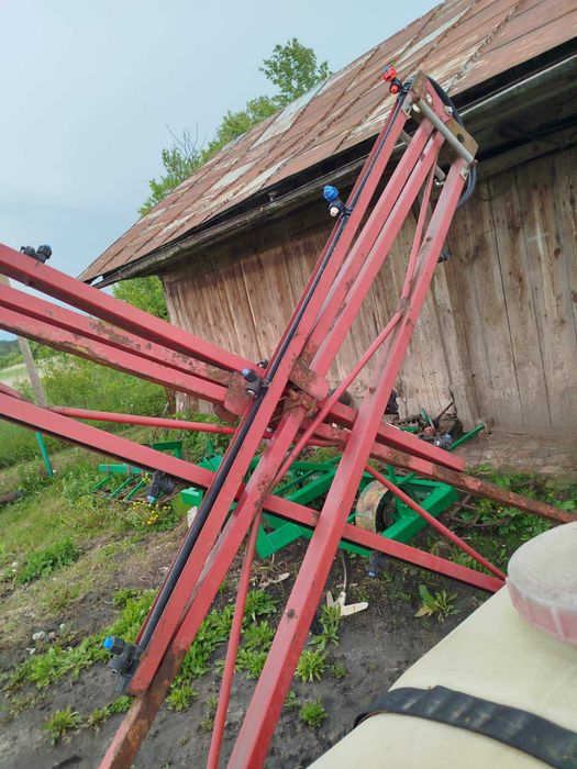 Оприскувач до трактора на 600 літрів