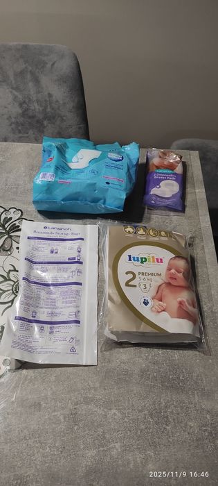 Podkłady, podpaski, wkładki laktacyjne, woreczki do pokarmu, smoczek