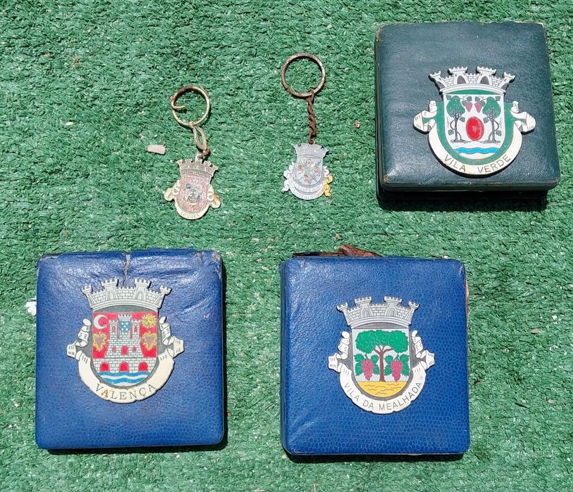 Lote de brasões antigos.