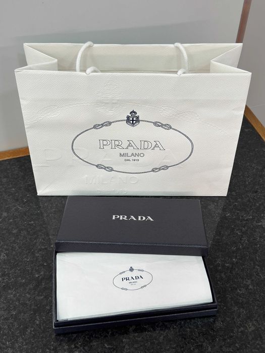 Prada - Caixa + Saco