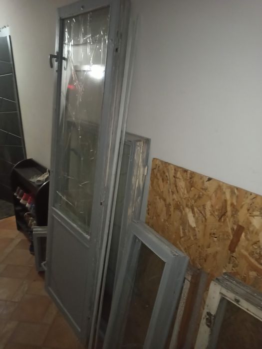 Окна. Рамы со стёклами. Дерево. Стекло оконное листовое новое