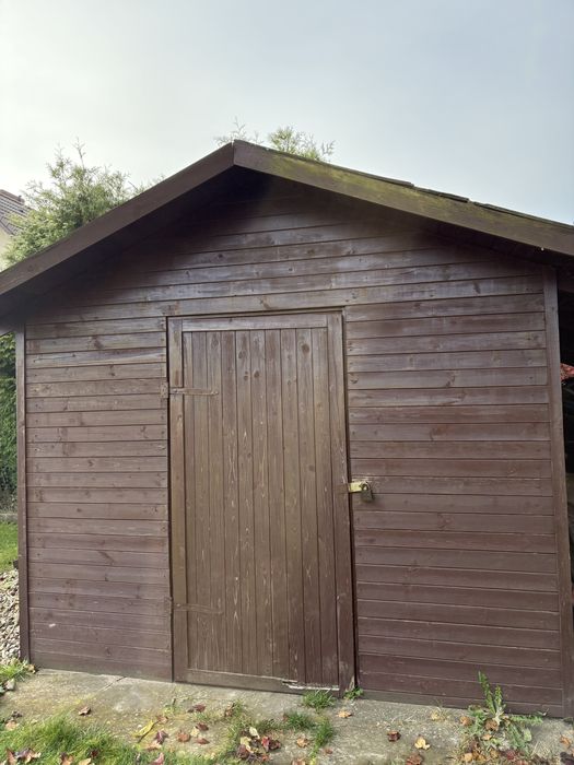 Drewniana altana, domek ogrodowy na narzędzia