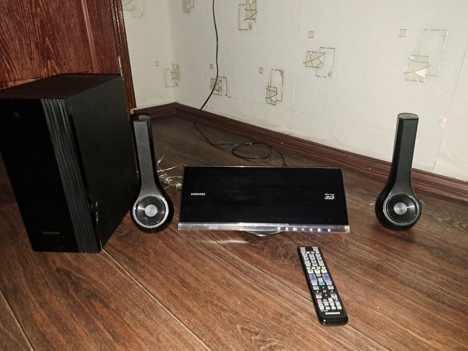 Домашній кінотеатр 2.1 Samsung HT-D7000 ,  400 Вт ,Blu-ray 3D