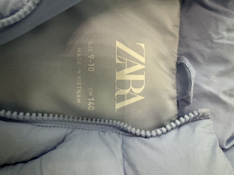 Безрукавка Zara.