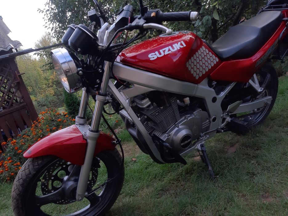 Suzuki gs 500 e.