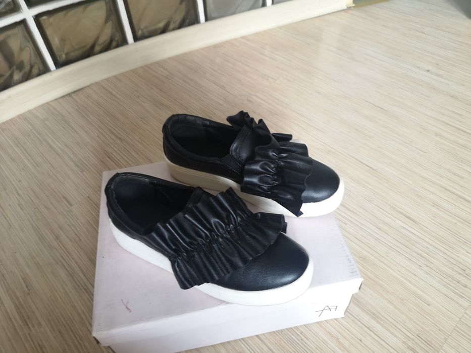 Półbuty wsuwane  firmy Missguided rozm. 38