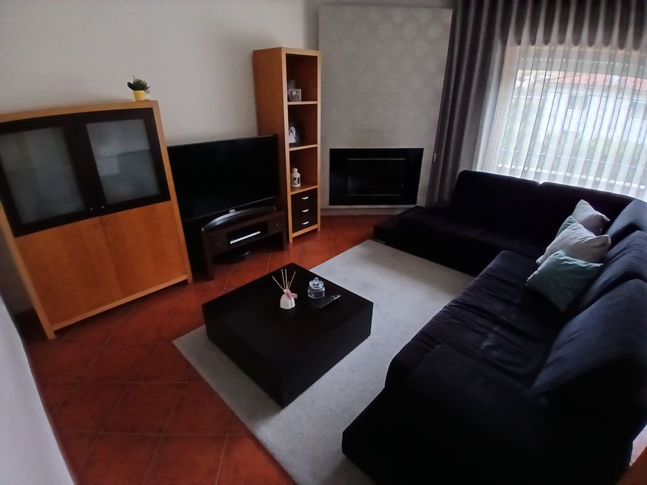 Sofá  mesa centro  móvel TV tapete cortina moldura...