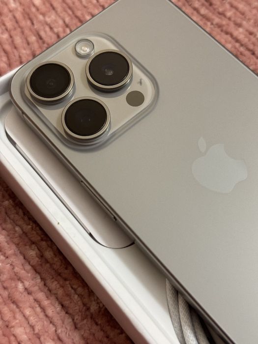 iPhone 15 Pro Natural Titanium 256 gb