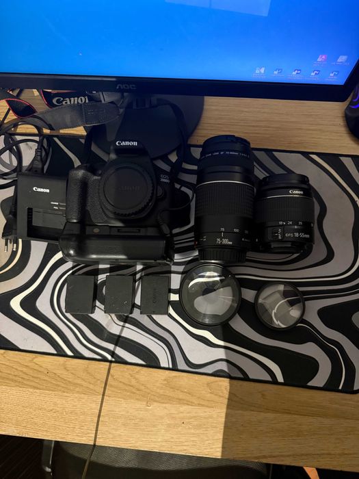 Vendo CANON 2000D + EF 75-300MM + EFS 18-55MM + EXTRAS