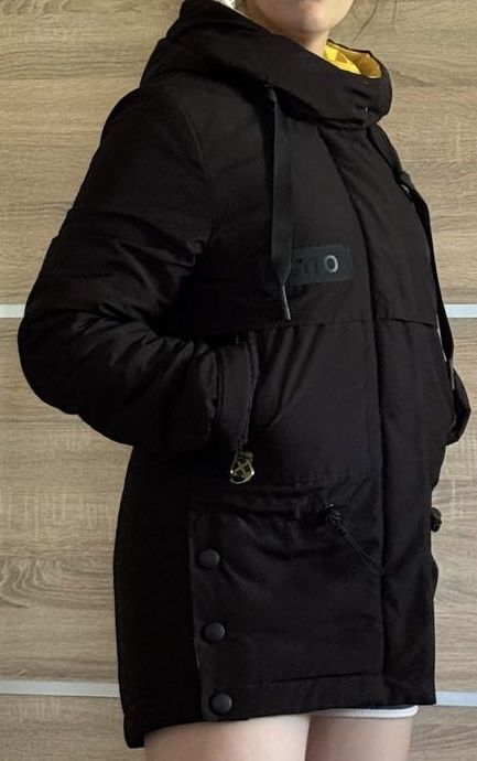 Жіноча весняна куртка