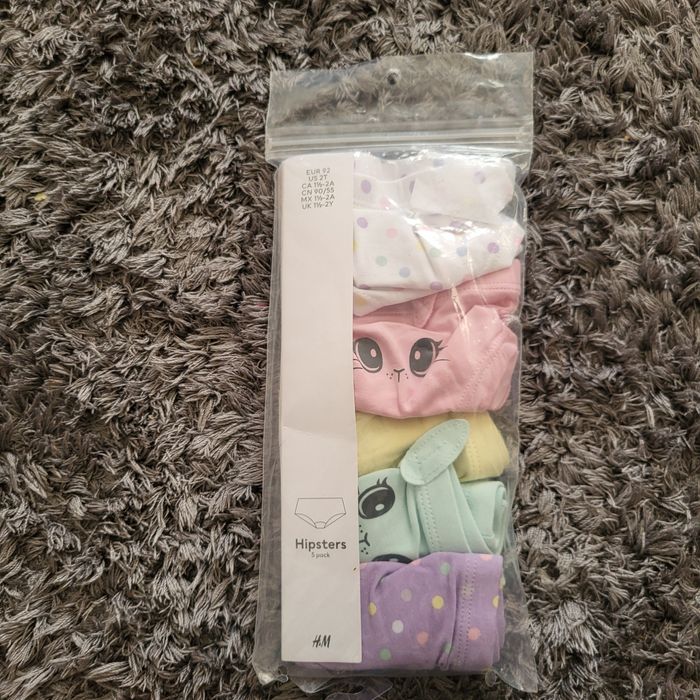 Нові трусикм H&M 92р на дівчинку