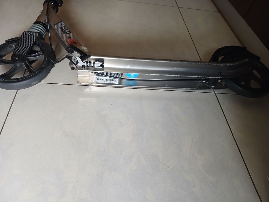 Trotinet em bom estado