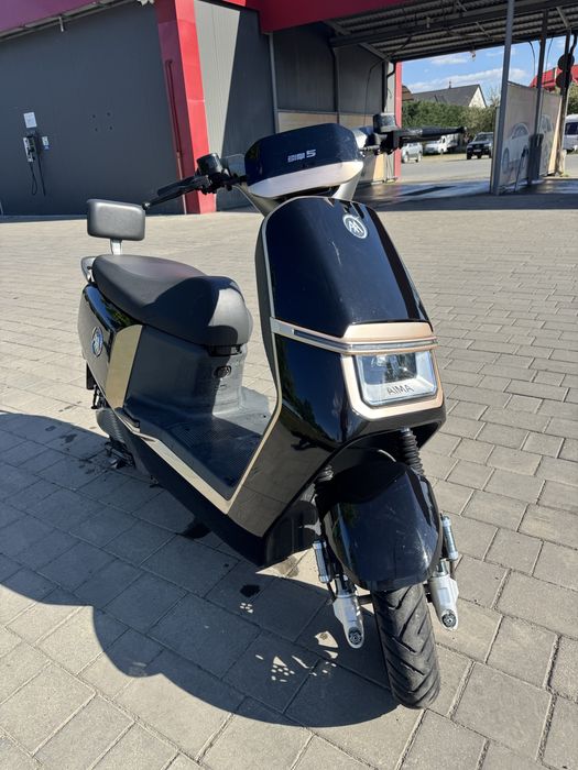 Електроскутер Aima a700