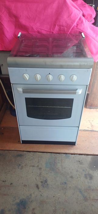 Vendo fogao de gas bilha, 50cm  50cm. Muito bom  estado de conservação.