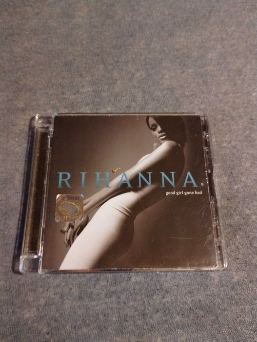 Płyta CD to album Rihanny "Good Girl Gone Bad".