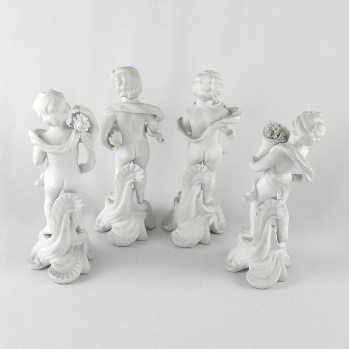Conjunto de figuras “4 Estações” em porcelana Vista Alegre