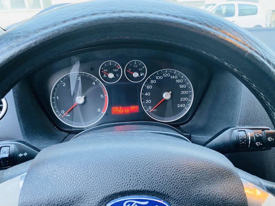 NEGOCIÁVEL- Ford Focus SW 1.6 TDCi 90cv — photo 5