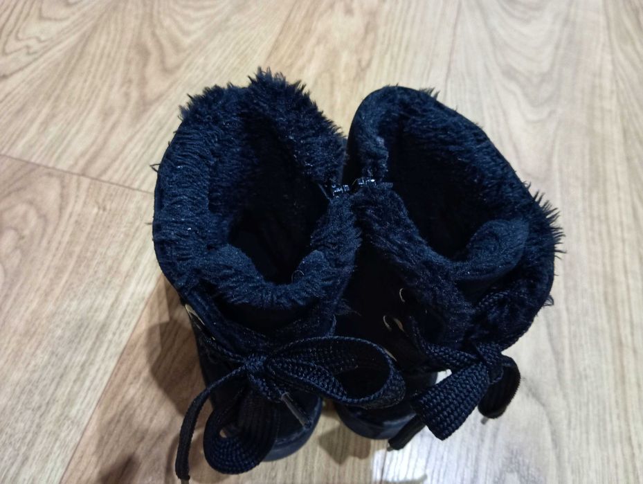 Czarne ocieplane buty zimowe Deichmann 37