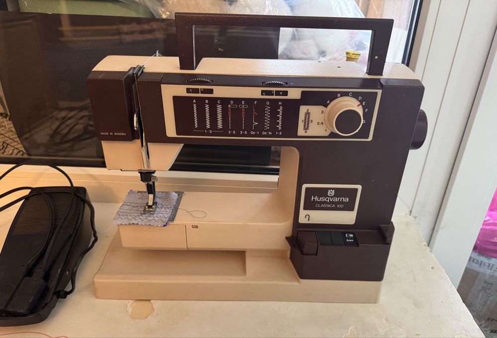 Швейная машинка Husqvarna classica 100