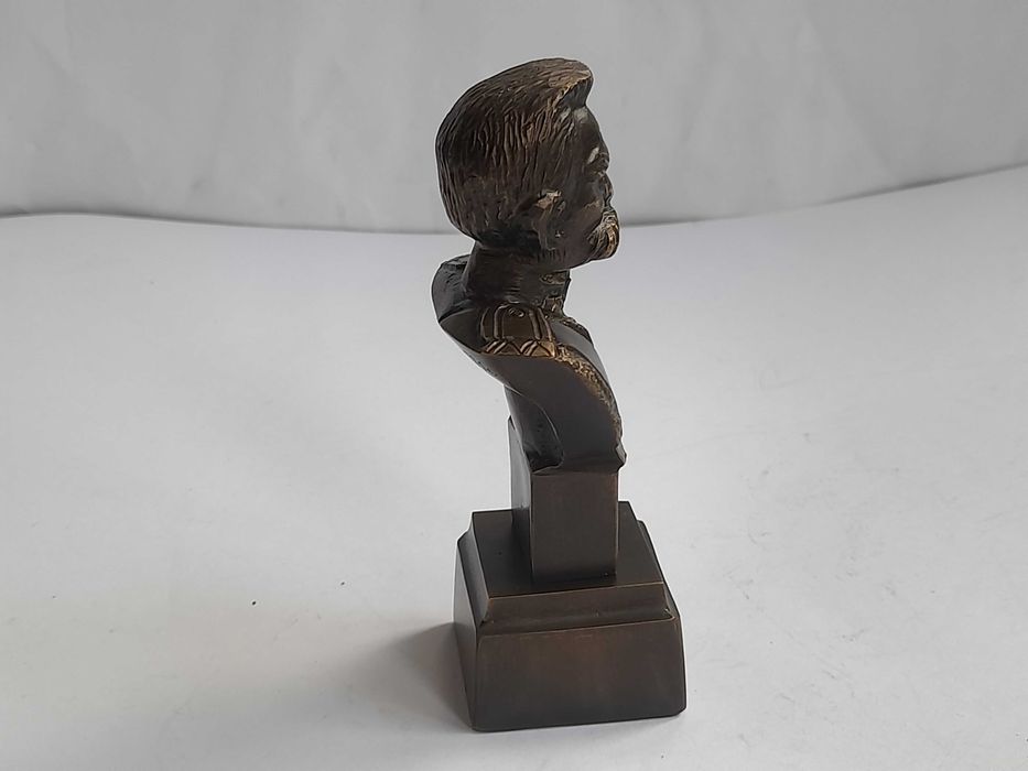 Popiersie Józef Piłsudski, sygnowane (11 cm)