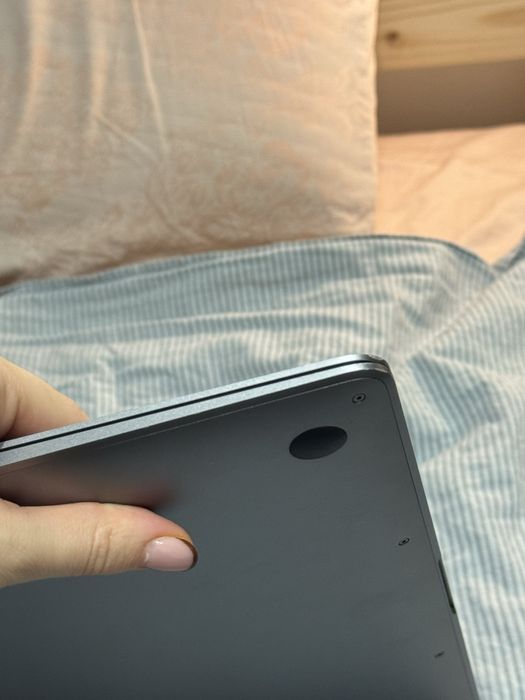 MacBook Air M1 (2020) – 8 GB RAM, 512 GB SSD