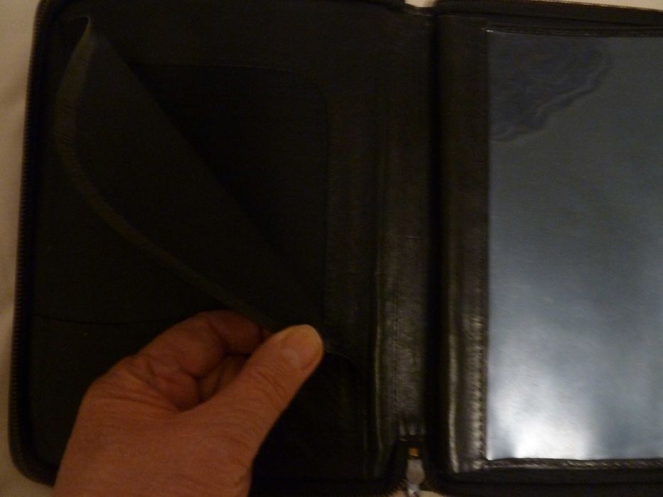 mała skórzana aktówka i skórzana torebka damska vintage