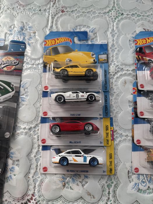 Машинки hot wheels