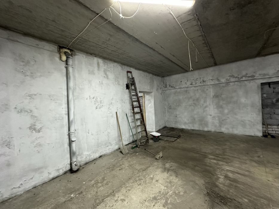 Продається цокольне приміщення по вул. Галицька 160м2