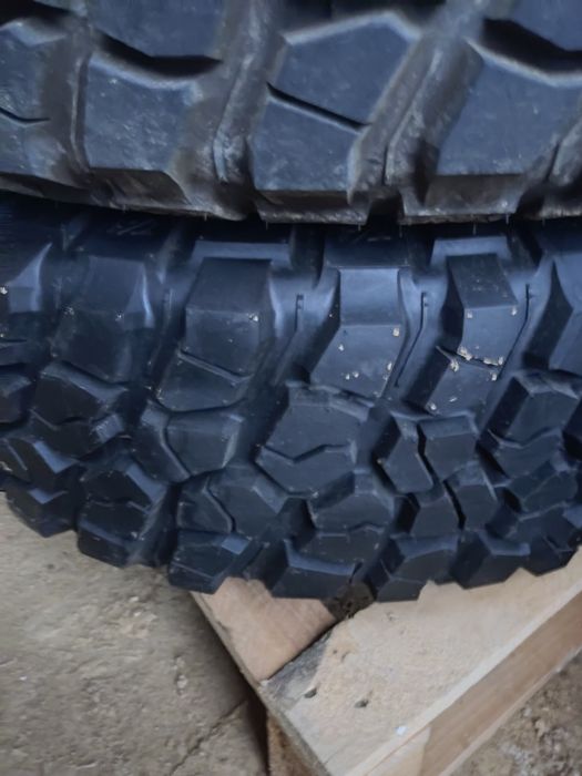 5 kół Jeep Wrangler rozstaw 5x127 opony BFGoodrich 255/75)17
