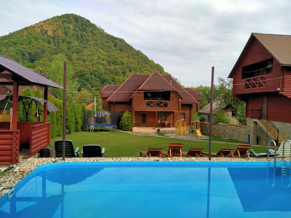 Продається база відпочинку в Шаянах