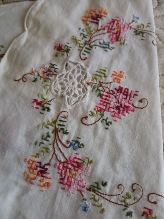 Naperon retangular em ponto de cruz