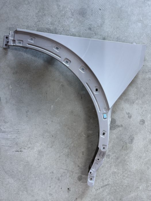 Hyundai Ioniq 5 крило