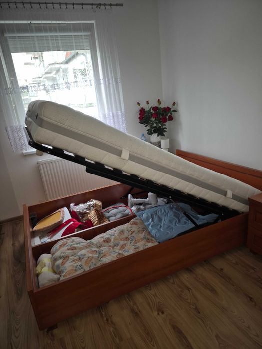 Łóżko  2-osobowe do sypialni + Materac,zakupiony. Data 1.10.2024