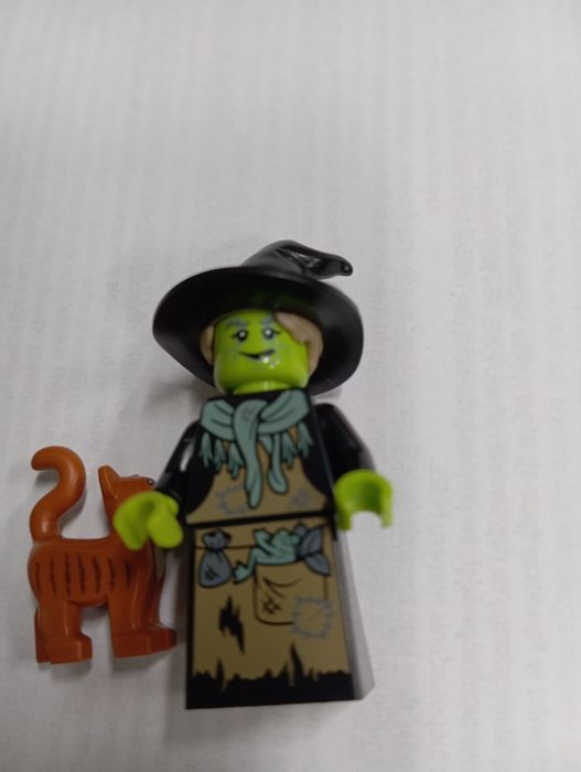 LEGO figurka czarownica, wiedźma z kotem Nowa