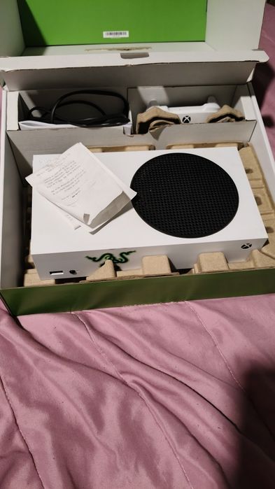 Xbox Series S 512GB – Como Novo (Na Garantia com Fatura)