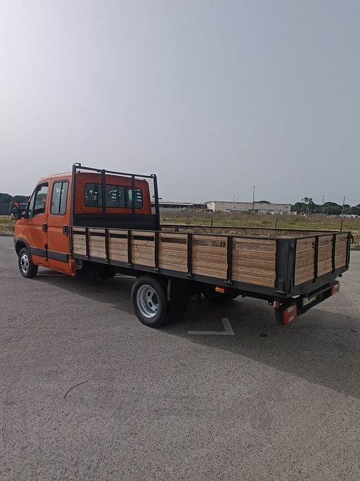 Iveco cabine dupla e caixa
